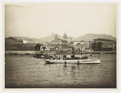 Docas da alfândega e Igreja da Candelária