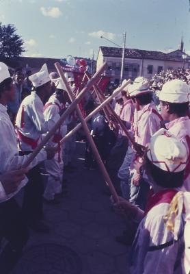 Festa do Divino - Mineiro Pau / Maneiro Pau