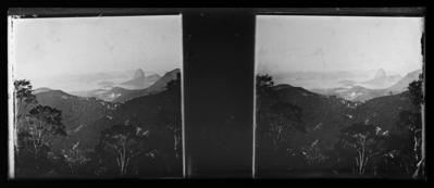 Vista da baía de Guanabara; destaque para o morro do Pão de Açúcar