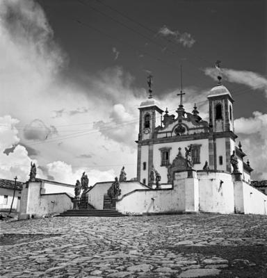 Santuário Diocesano do Bom Jesus de Matosinhos, com profetas