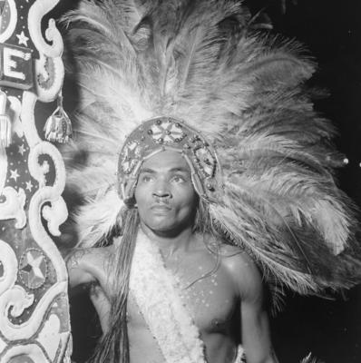 Desfile do grupo caboclinho Tribu Cannindé