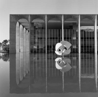 "O Meteoro", escultura de Bruno Giorgi