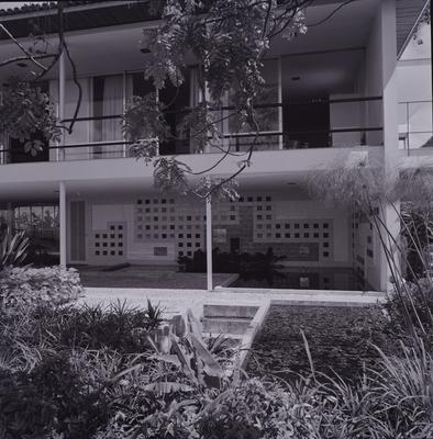 Residência de Olivo Gomes, projeto dos arquitetos Rino Levi, Roberto Cerqueira César e Burle Marx