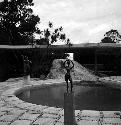 Esculturas de Alfredo Ceschiatti, "Banhista".