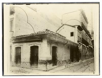 Rua 7 de Setembro, esquina com a Rua dos Ourives (atual Miguel Couto)