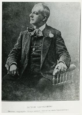 Ator Leonardo (reprodução de livro ou periódico)