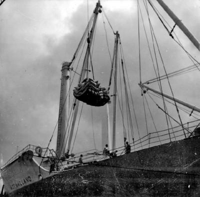Desembarque de carga no Porto de Santos