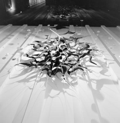 "Revoada dos pássaros", lustre de Pedro Correia de Araújo, na Sala D. Pedro I