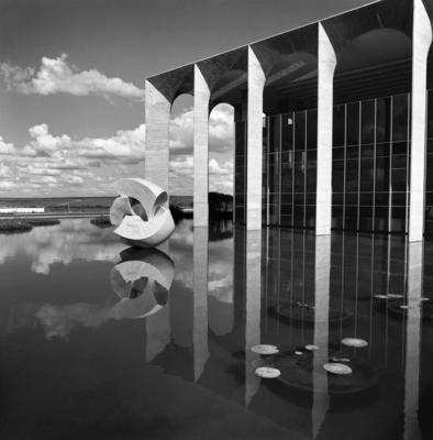 "O Meteoro", escultura de Bruno Giorgi