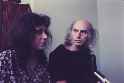 O repórter Karl Brugger entrevista Judith Malina e Julian Beck, criadores do Living Theater, presos em Belo Horizonte
