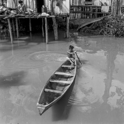 Vila da Barca, palafitas flutuantes