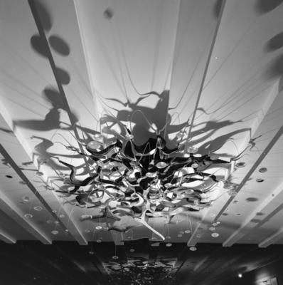 "Revoada dos pássaros", lustre de Pedro Correia de Araújo, na Sala D. Pedro I