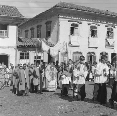 Semana Santa - Descida de Jesus Cristo da cruz e procissão