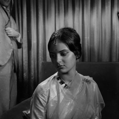 Celina Refinetti com vestido de baile