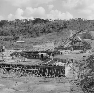 Cachoeira do Paredão, campo de obras da hidrelétrica Coaracy Nunes
