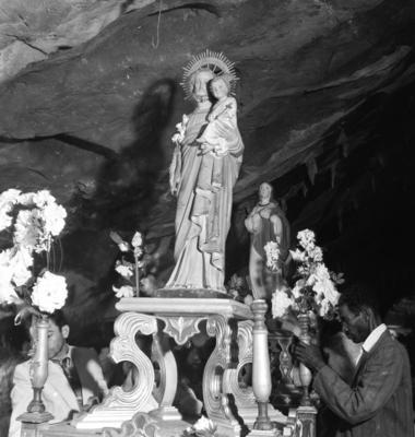 Romeiros com imagem de Bom Jesus da Lapa