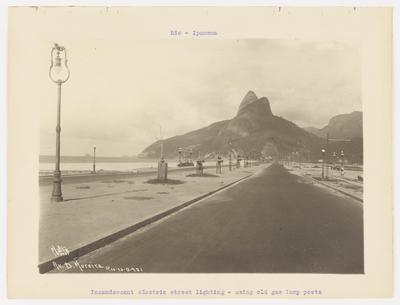 Avenida Delfim Moreira - substituição da iluminação pública de gás para lâmpadas incandescentes