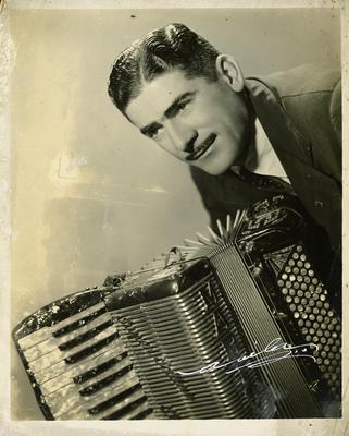 Mario Zan com a sanfona