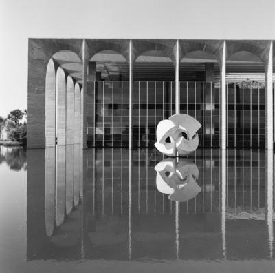 "O Meteoro", escultura de Bruno Giorgi