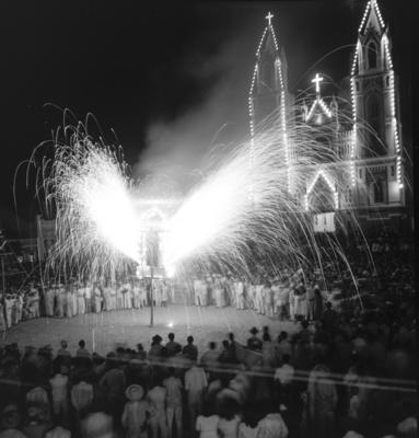 Canindé, Santuário de São Francisco das Chagas iluminado à noite