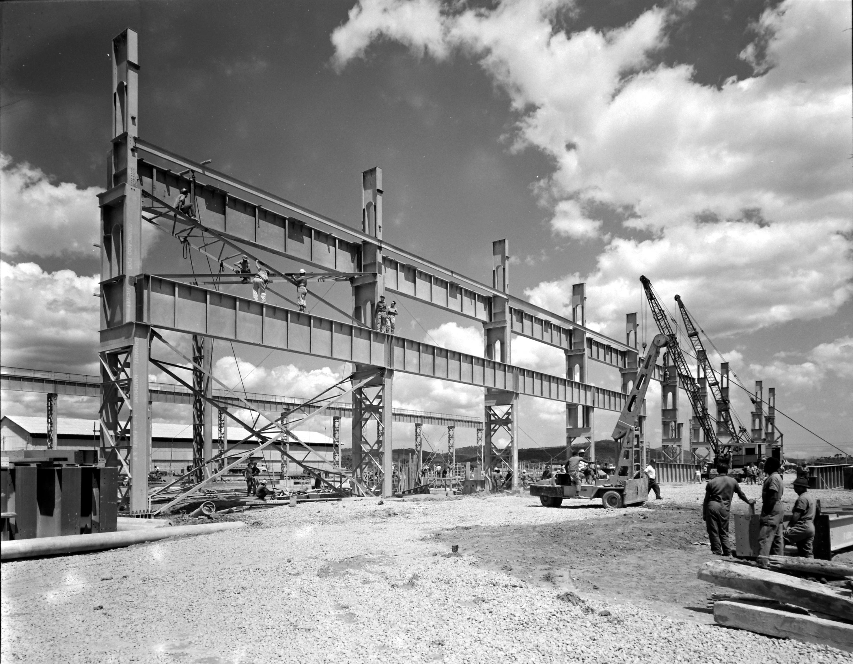 Construção da Siderúrgica Aços Anhanguera S. A.