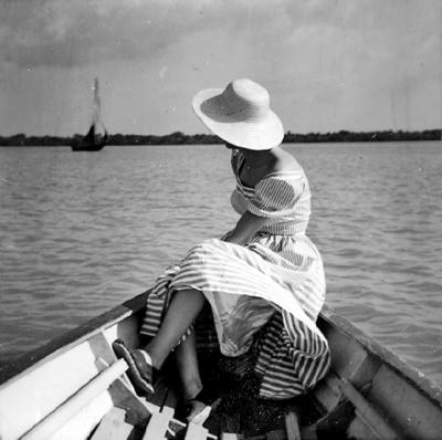 Rio Guamá, mulher no barco