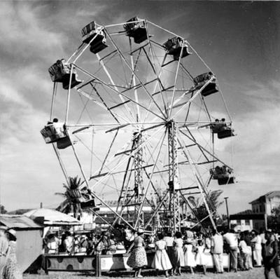 Roda-gigante na procissão de Nosso Senhor dos Navegantes, roda-gigante