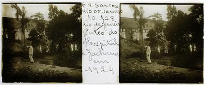 Pátio do Hospital São Zacharias em ruínas