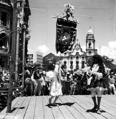 Desfile do bloco carnavalesco CM Banhistas do Pina