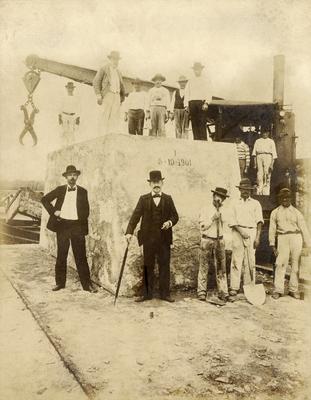 Pedra fundamental das obras do Porto de Santos