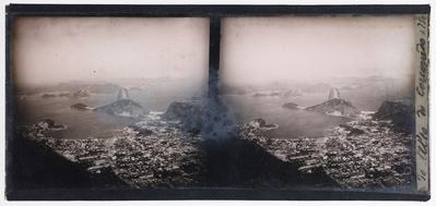 Enseada de Botafogo e o Morro do Pão de Açucar; tomados do Morro do Corcovado