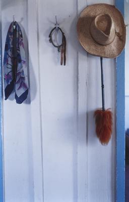 Parede com objetos pendurados