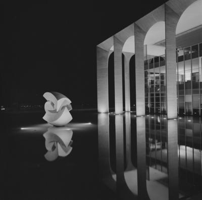 "O Meteoro", escultura de Bruno Giorgi