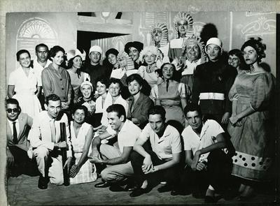 Carlos Lyra, Roberto Menescal e elenco (reprodução)