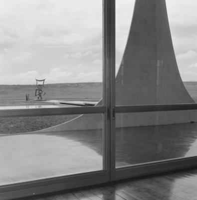 Escultura "O Rito dos Ritmos", de Maria Martins