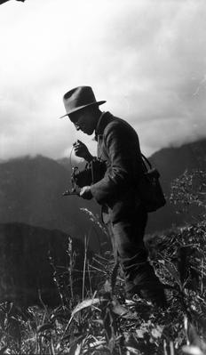 Martin Chambi fotografando Machu Picchu