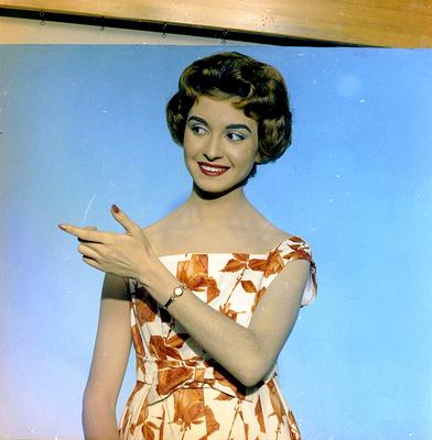 Campanha publicitária da agência J. Walter Thompson para máquina de costura Singer