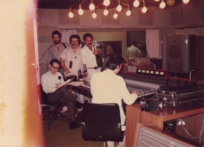 Wilson das Neves em estúdio