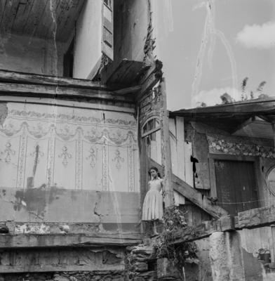 Ouro Preto, menina posando