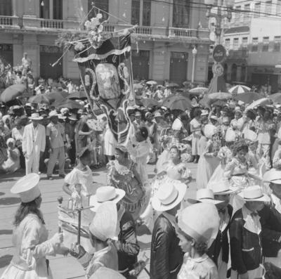 Desfile de agremiação carnavalesca