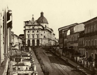 Ladeira de São Bento e no alto, Mosteiro de São Bento da Bahia
