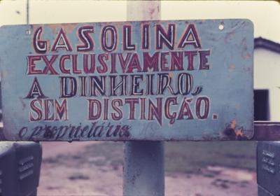 Posto de abastecimento de veículos próximo à cidade de Diamantina