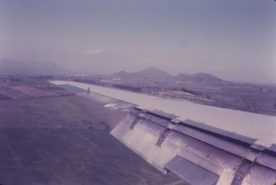 Vista aérea da janela do avião