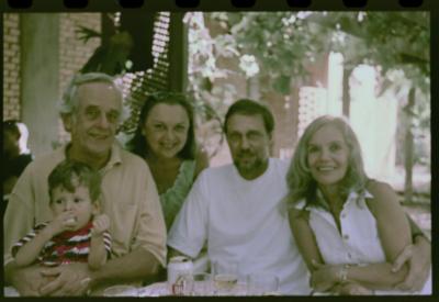 Jorge e Márcia Bodanzky visitam Christian Schiel e sua família