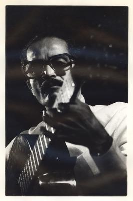 Baden Powell com o violão