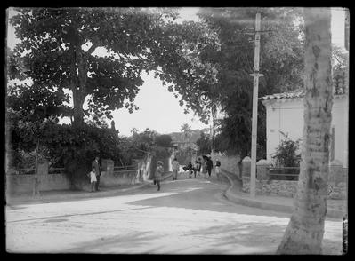 Ladeira do Vicente, esquina com a Praia dos Tamoios