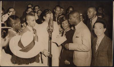 Apresentação de sambistas do Rio