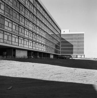Edifícios residenciais projetados para os Institutos de Aposentadoria e Pensões