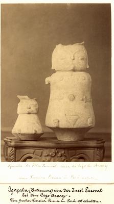 Igaçaba da ilha Pacoval, no lago Arari