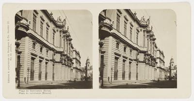 Praça do Comércio, atual Rua Primeiro de Março; em destaque, o prédio da Bolsa de Valores
